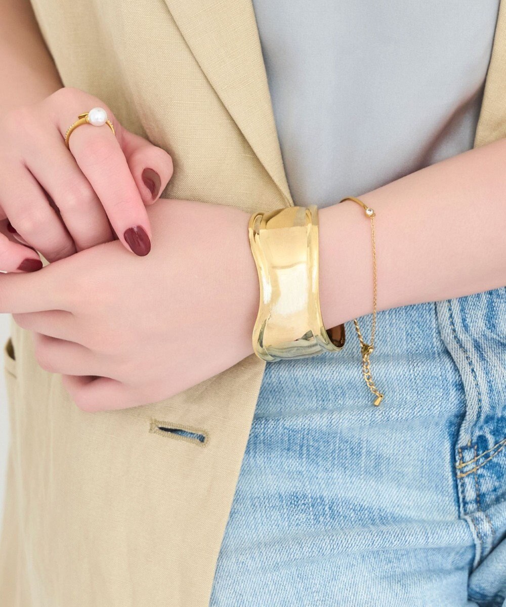 Phoebe アークカフワイドバングル　ゴールド 