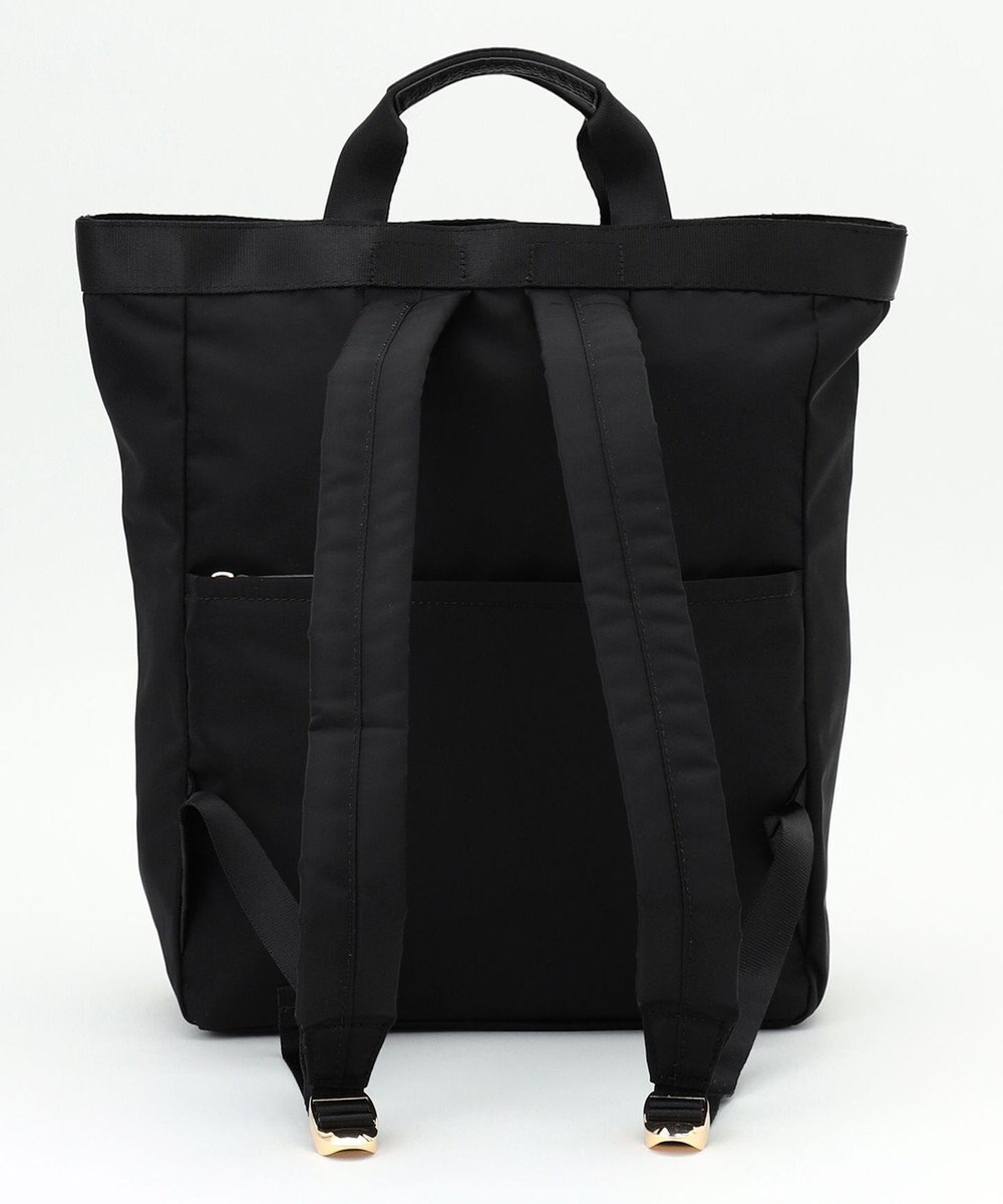 LA BAGAGERIE チャーム付き　ナイロンスクエアリュック 