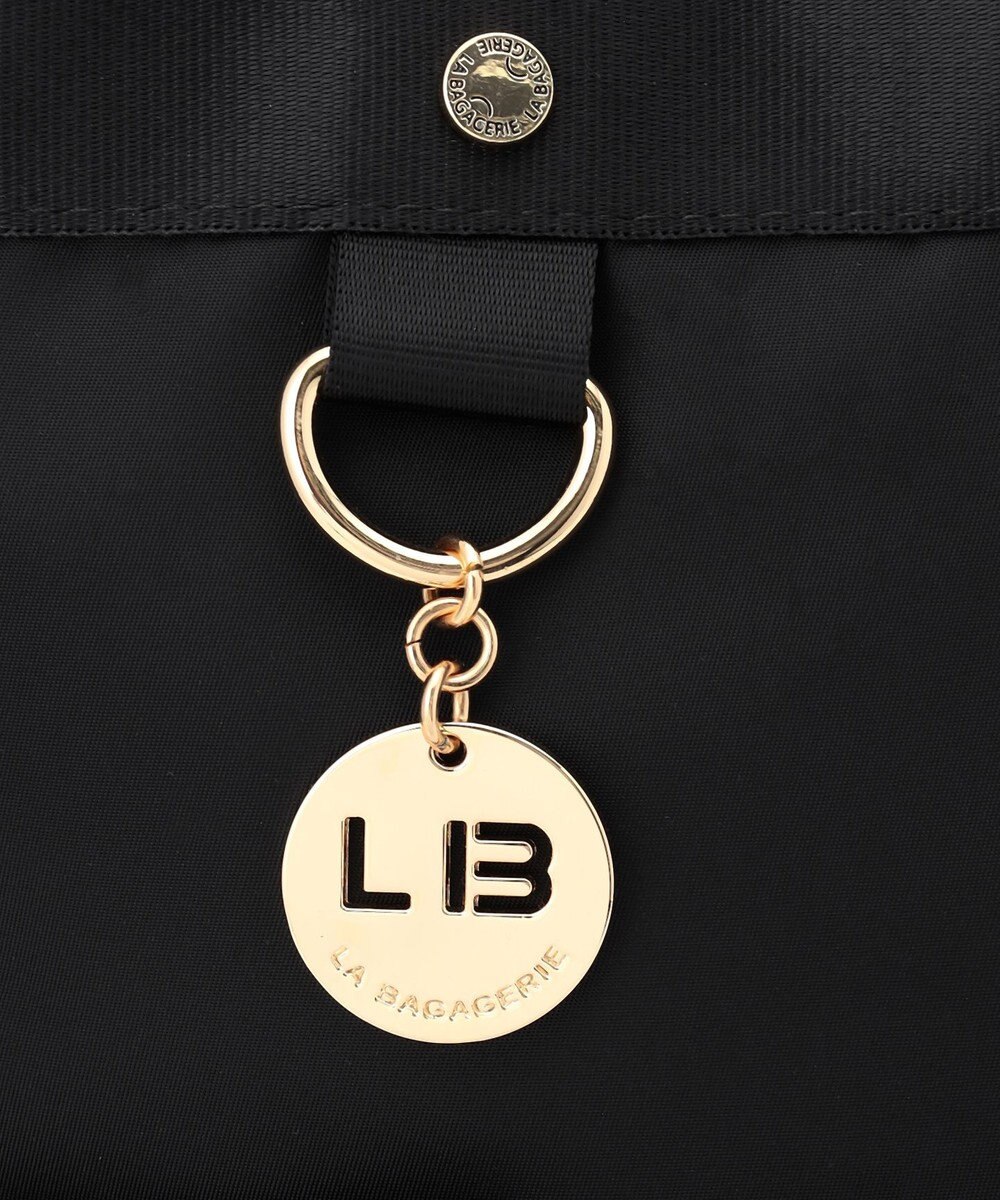 LA BAGAGERIE チャーム付き　ナイロンスクエアリュック 