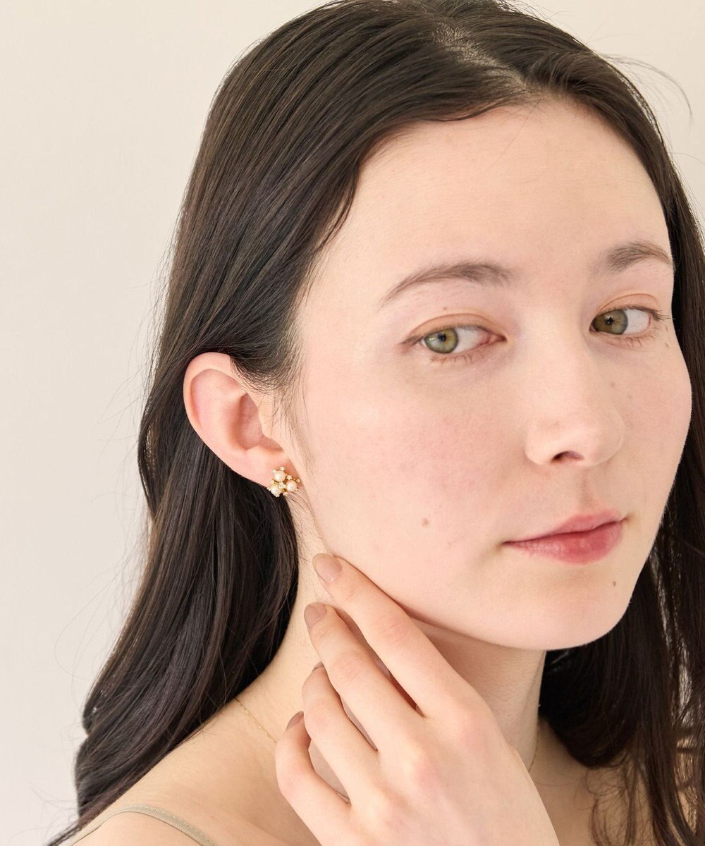 Phoebe 〈金属アレルギー対応〉パールブーケセラミックポストピアス　小粒パール 