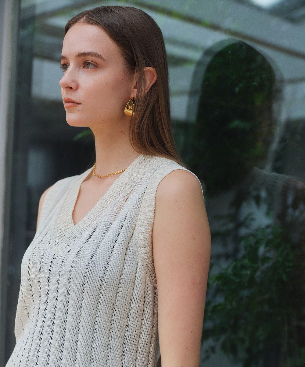 BEIGE， OPTICAL /  ペーパーヤーン Vネックリブニット 