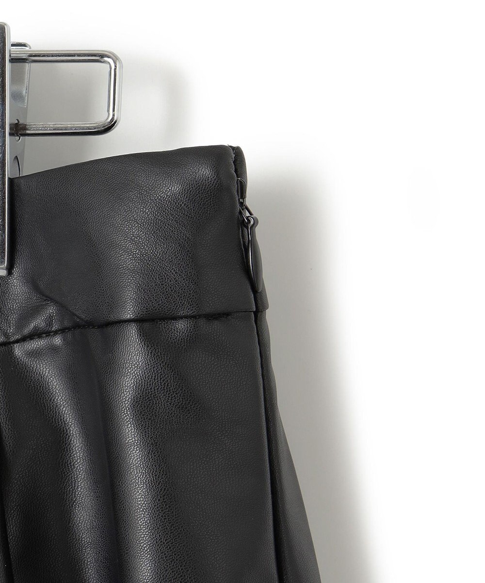 23区 【洗える】フェイクレザーパンチング フレアスカート 