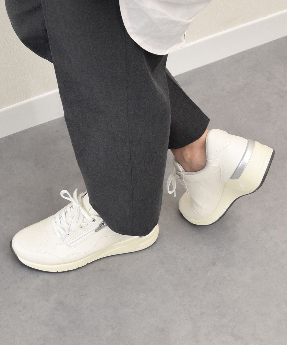 Bridget Birkin 【Round About】サイドジップスニーカー 