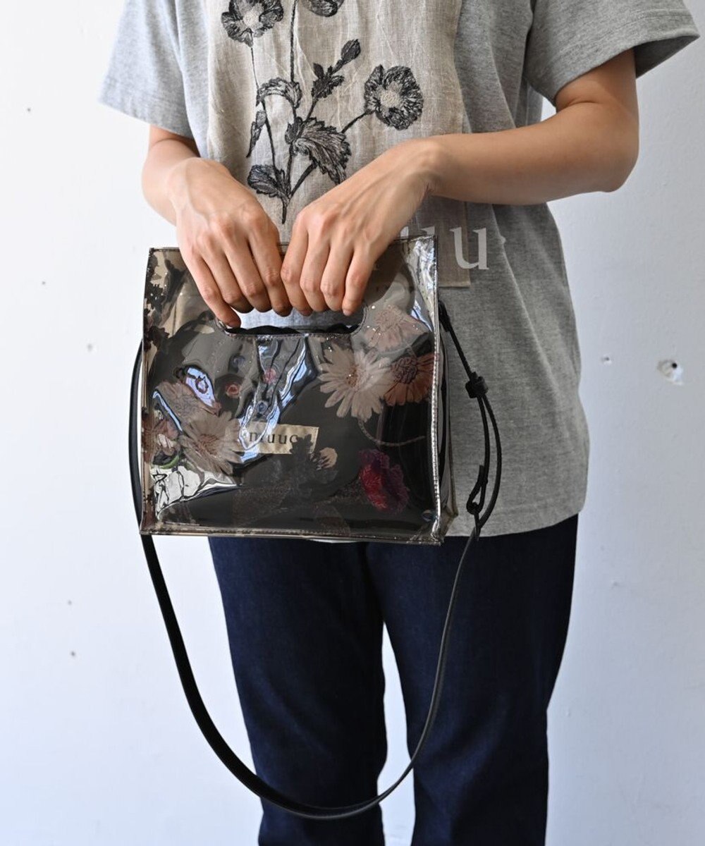 muuc 〈2WAY〉色糸花刺繍模様 ビニール生地 牛革ショルダー紐付き スクエアバッグ 