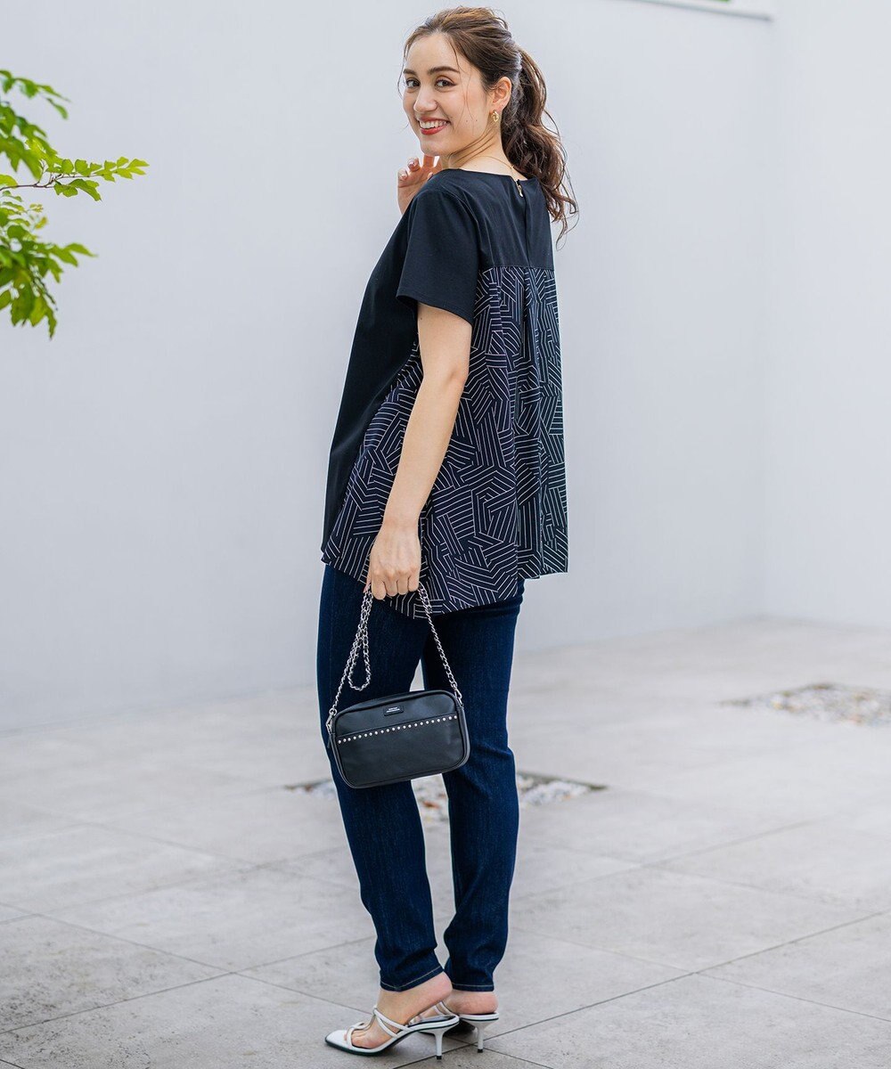 23区 L 【Lサイズ限定/洗える】スカーフプリントコンビ バックフレア カットソー 