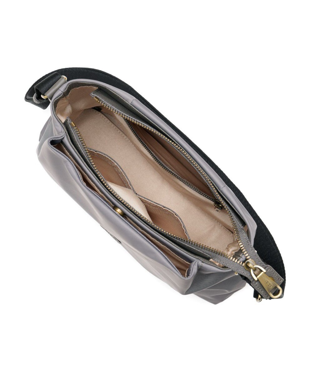 IBIZA ディアリオ　ナイロン　ショルダーバッグ 