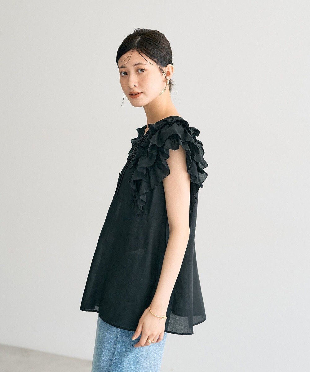 YECCA VECCA ラッフルVネックブラウス 