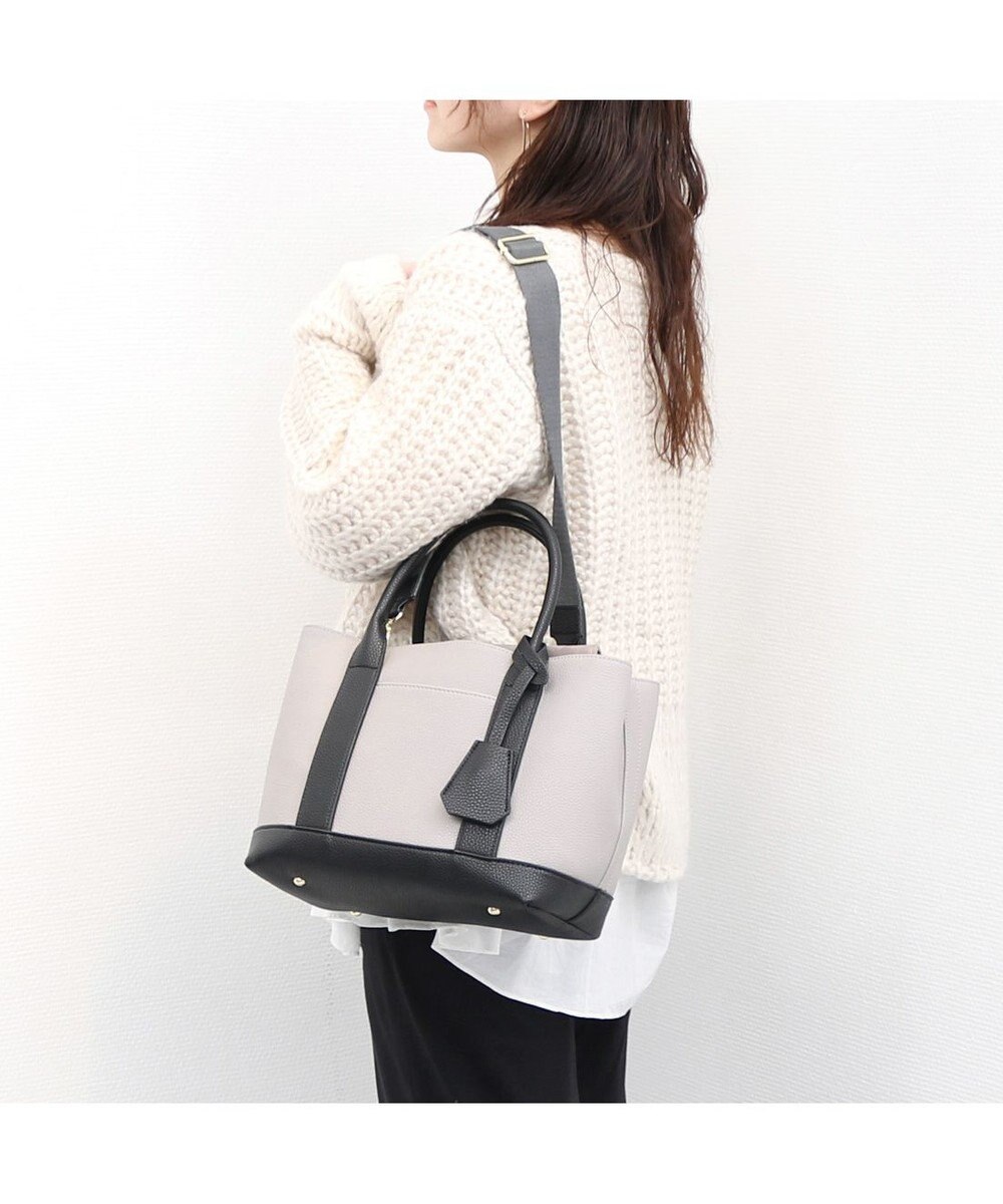 UNBILLION 【テレビ ドラマ着用アイテム】cachecache ショルダー付きパーテーション合成皮革トート 