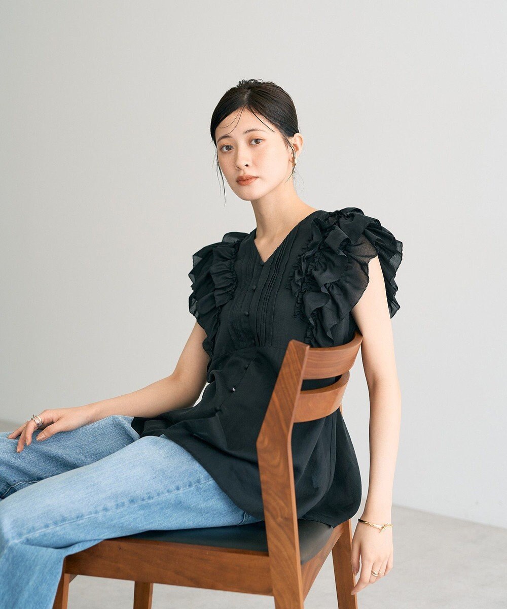 YECCA VECCA ラッフルVネックブラウス 