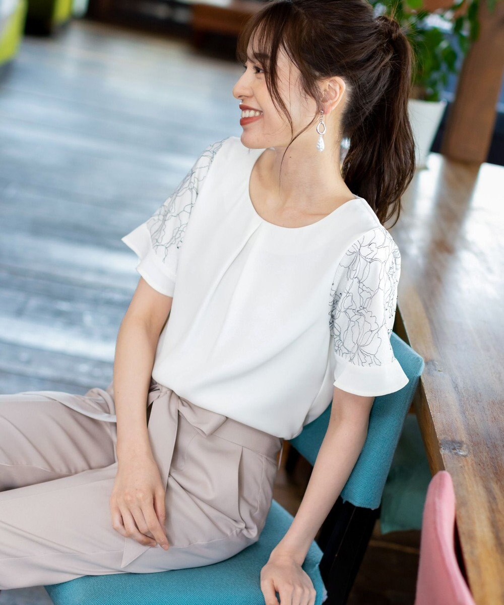 Tiaclasse 【新色追加・洗える】体型カバーも叶うレーススリーブブラウス 