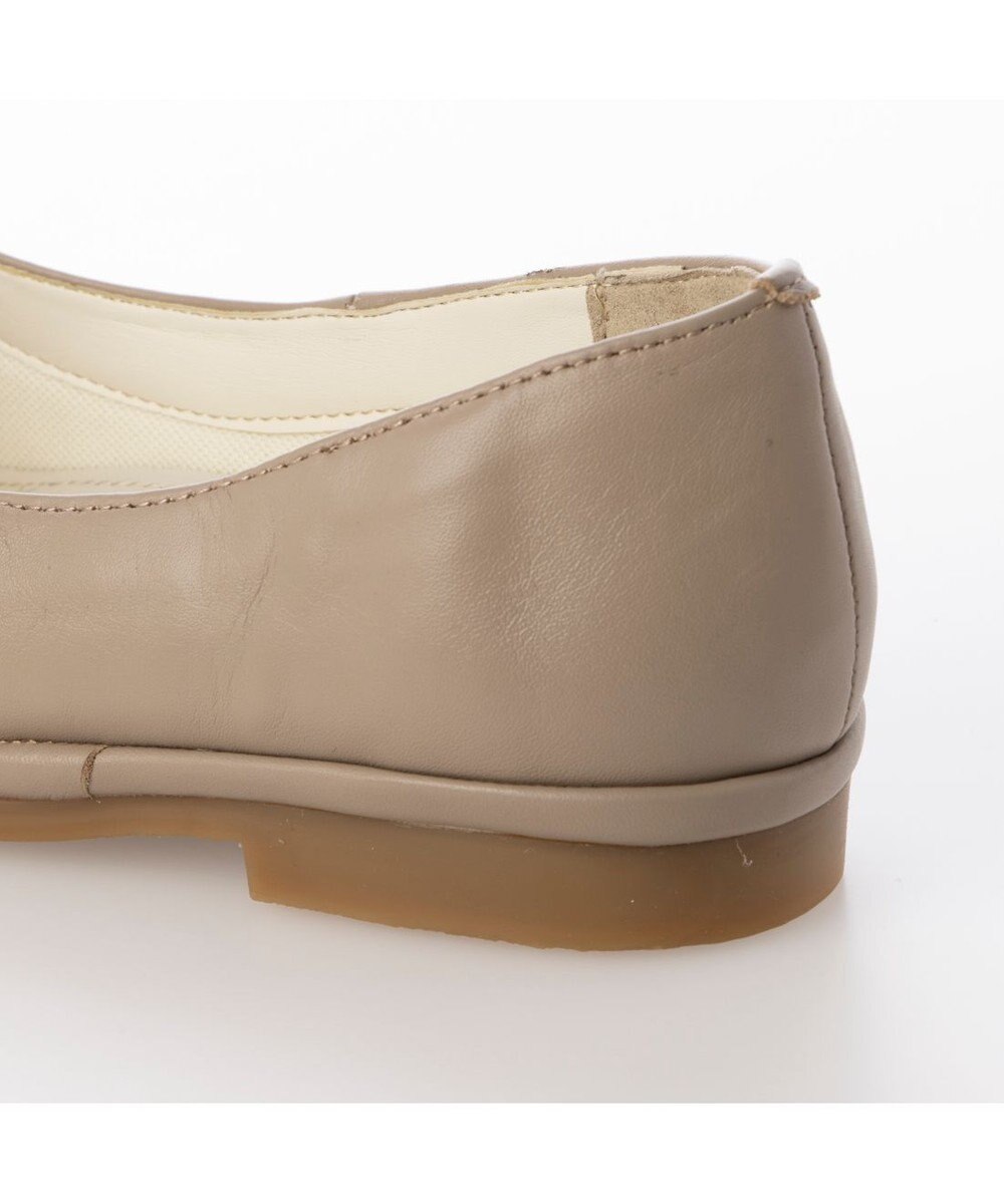 ing <ing>【サスティナブルシリーズ】Vカットフラットパンプス 