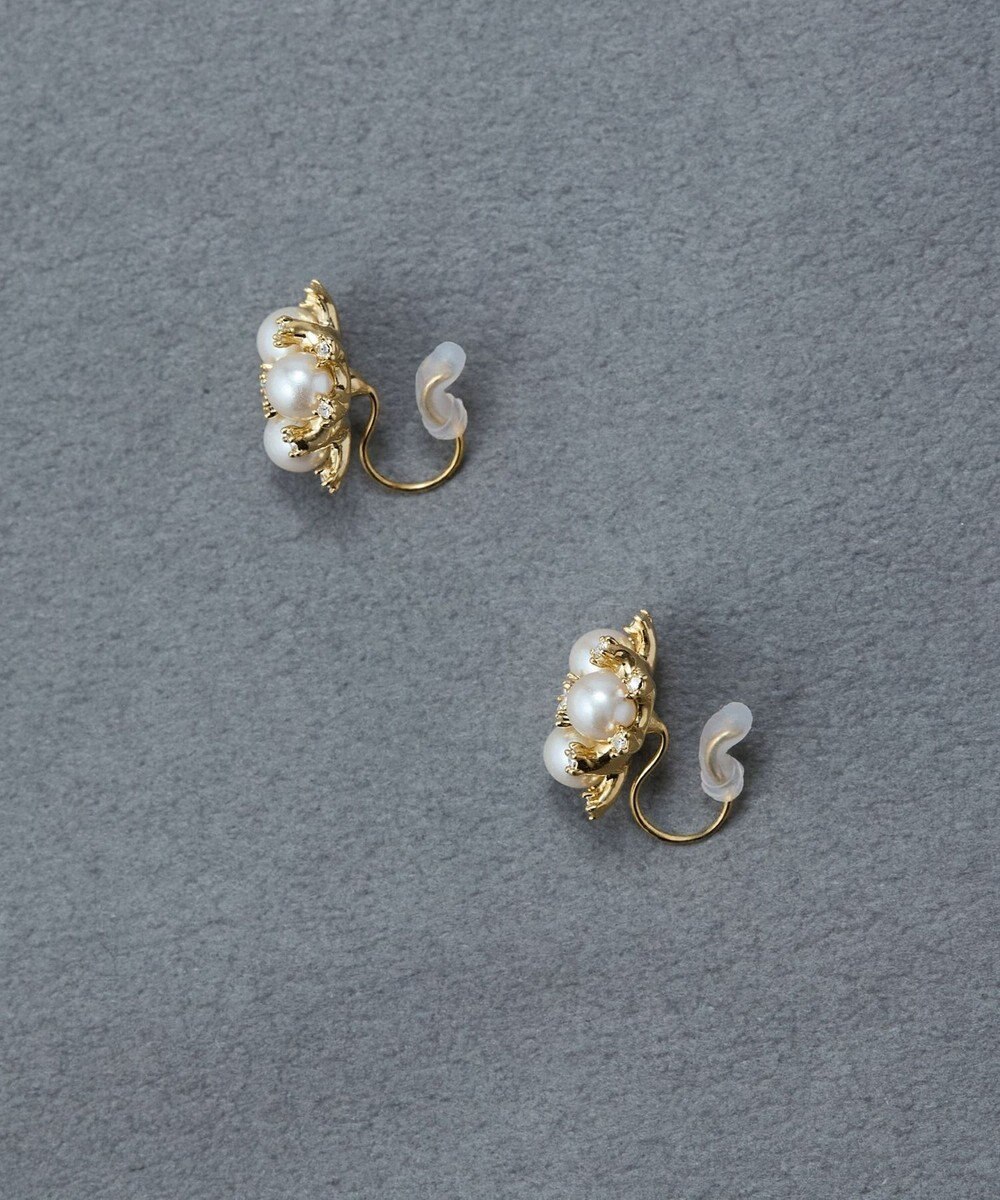 Phoebe 〈痛くないシリーズ/金属アレルギー対応〉パールブーケライトフィットイヤリング　小粒パール 