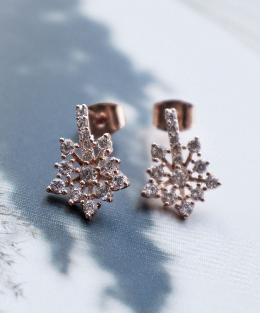 Tiaclasse 【安田美沙子さん着用・金属アレルギー対応】スノーフレークピアス／イヤリング 