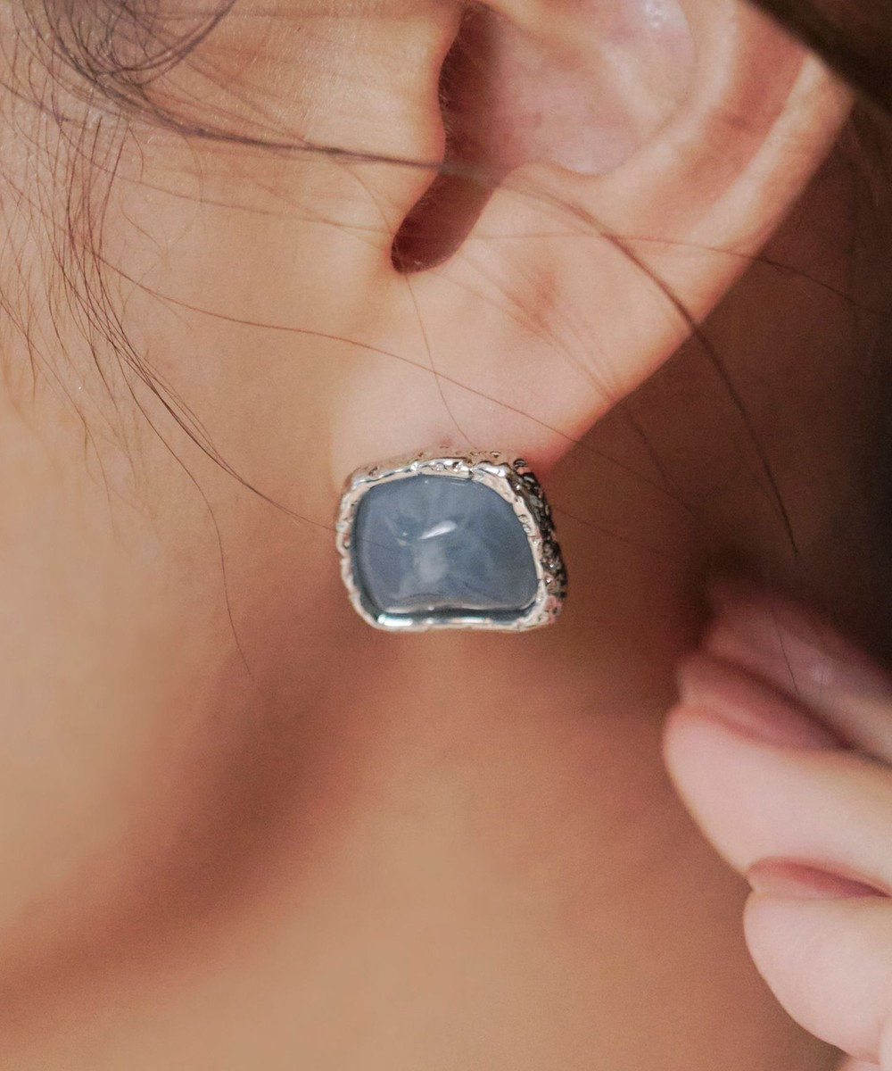 Tiaclasse カラースクエアピアス 