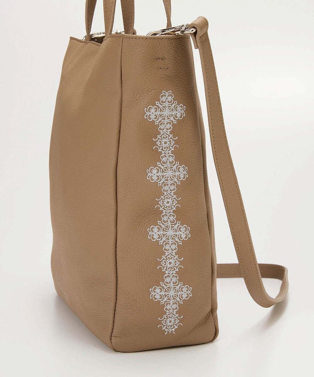 TOPKAPI 【TREASURE TOPKAPI】シュリンクレザー レース 刺しゅう ショルダー付 トートバッグ 