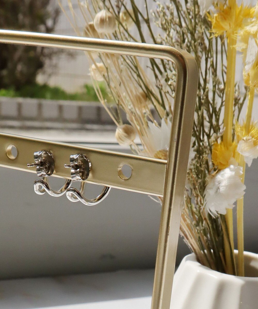 Tiaclasse 小ぶりパール付きピアス 