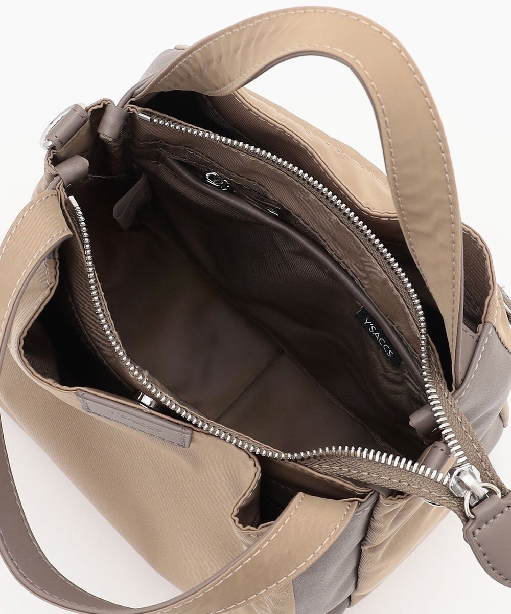 Y'SACCS スクエアすっきりトート SSサイズ 