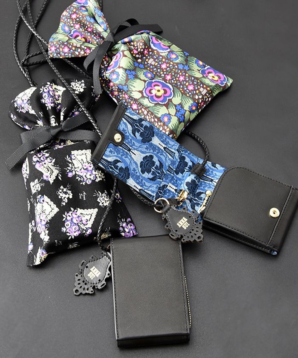 ANNA SUI エニータイム ショルダー付きミニマルチケース 