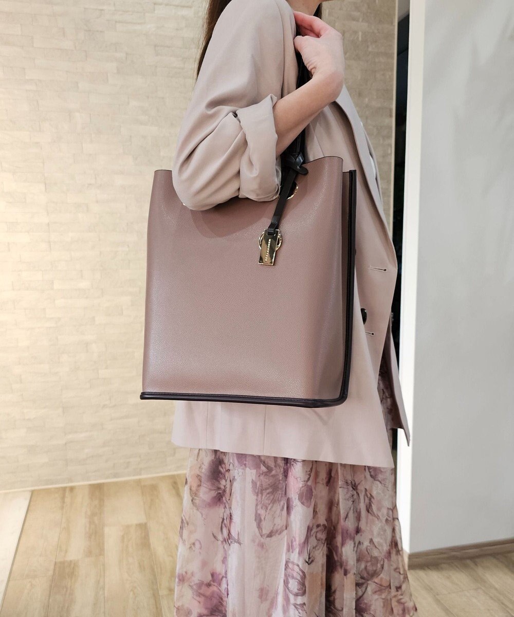 style code 【MERCURYDUO/マーキュリーデュオ】メタルアイレット　縦長トートバッグ 推し活ラージバッグ 縦長ショルダーバッグ 