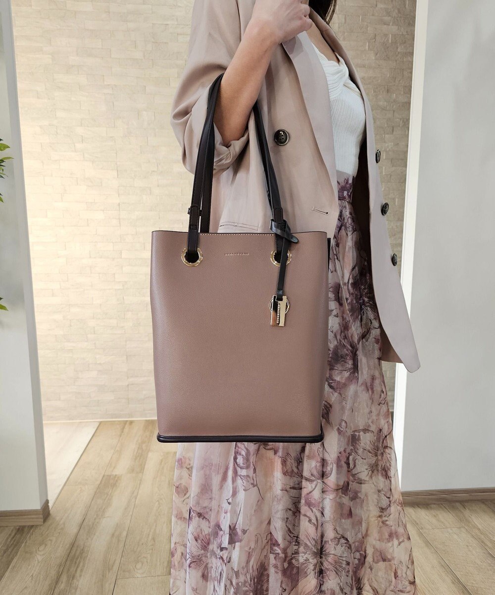 style code 【MERCURYDUO/マーキュリーデュオ】メタルアイレット　縦長トートバッグ 推し活ラージバッグ 縦長ショルダーバッグ 