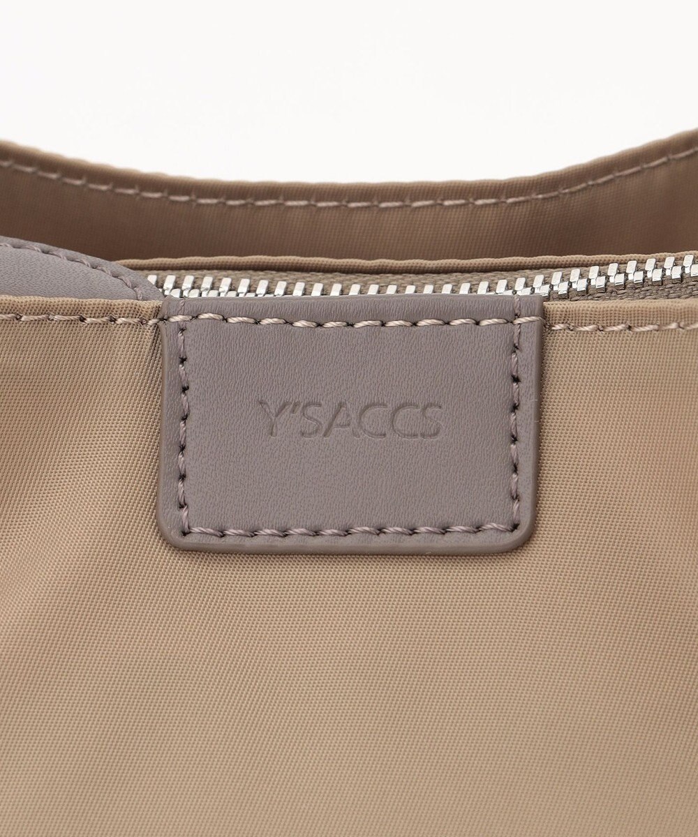 Y'SACCS スクエアすっきりトート SSサイズ 