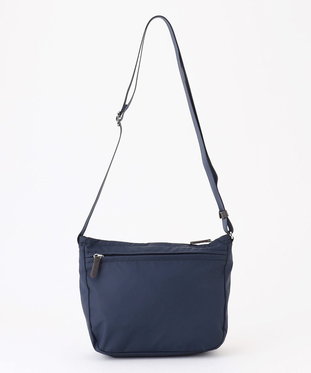 Y'SACCS ナイロンタフタショルダーバッグ　ミディアム 