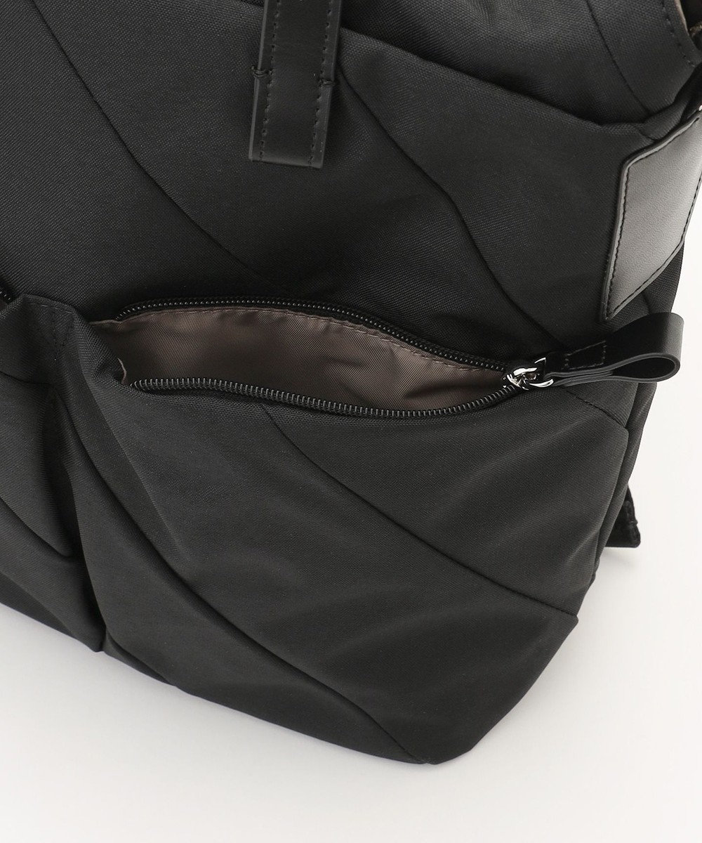 Y'SACCS ストリームラインデイパック 