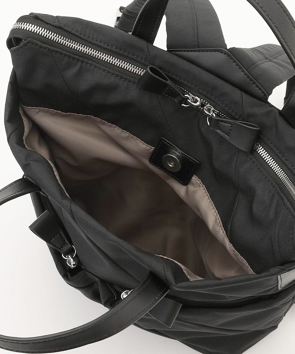 Y'SACCS ストリームラインデイパック 