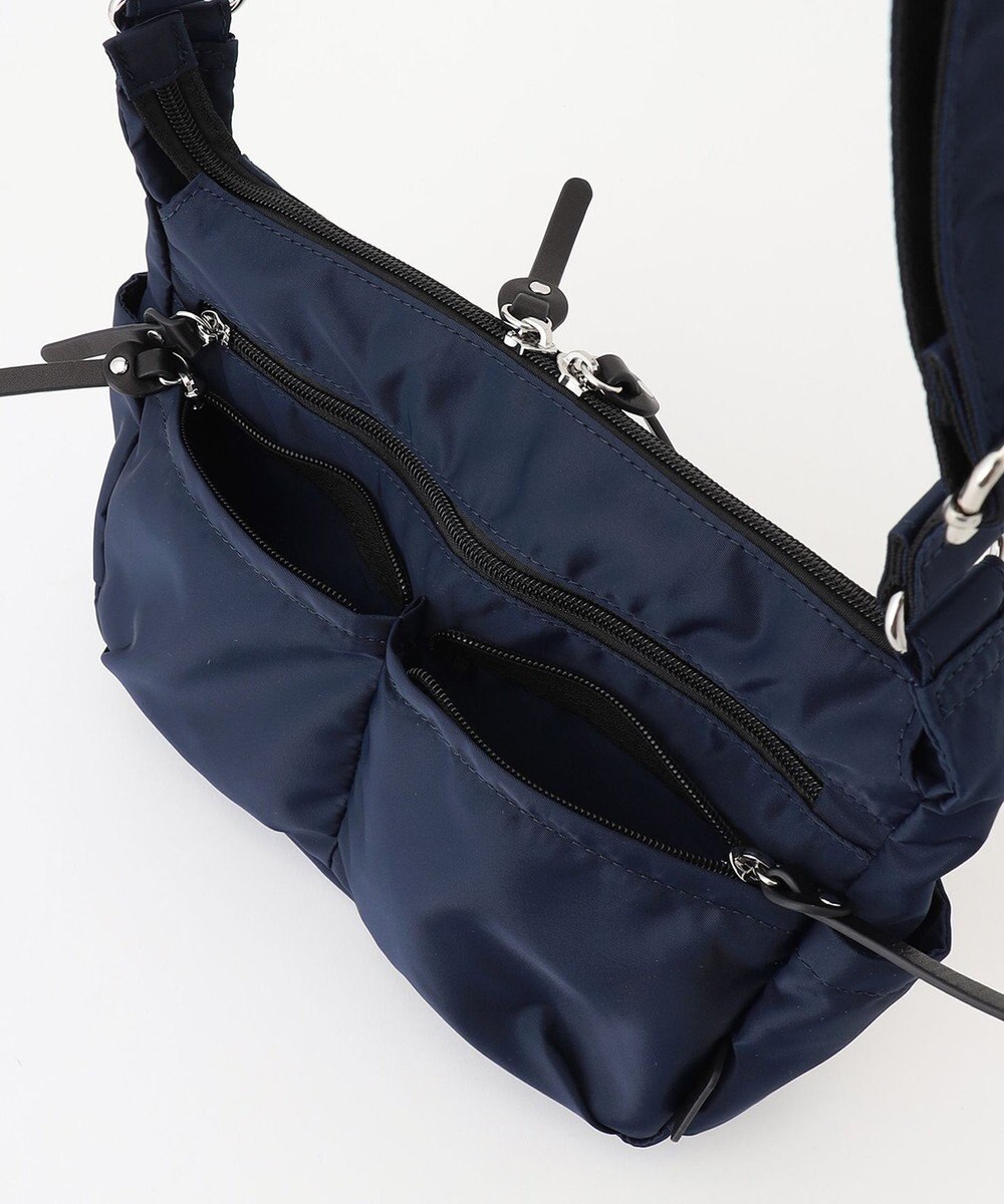 Y'SACCS トリプルポケットベーシックショルダー 