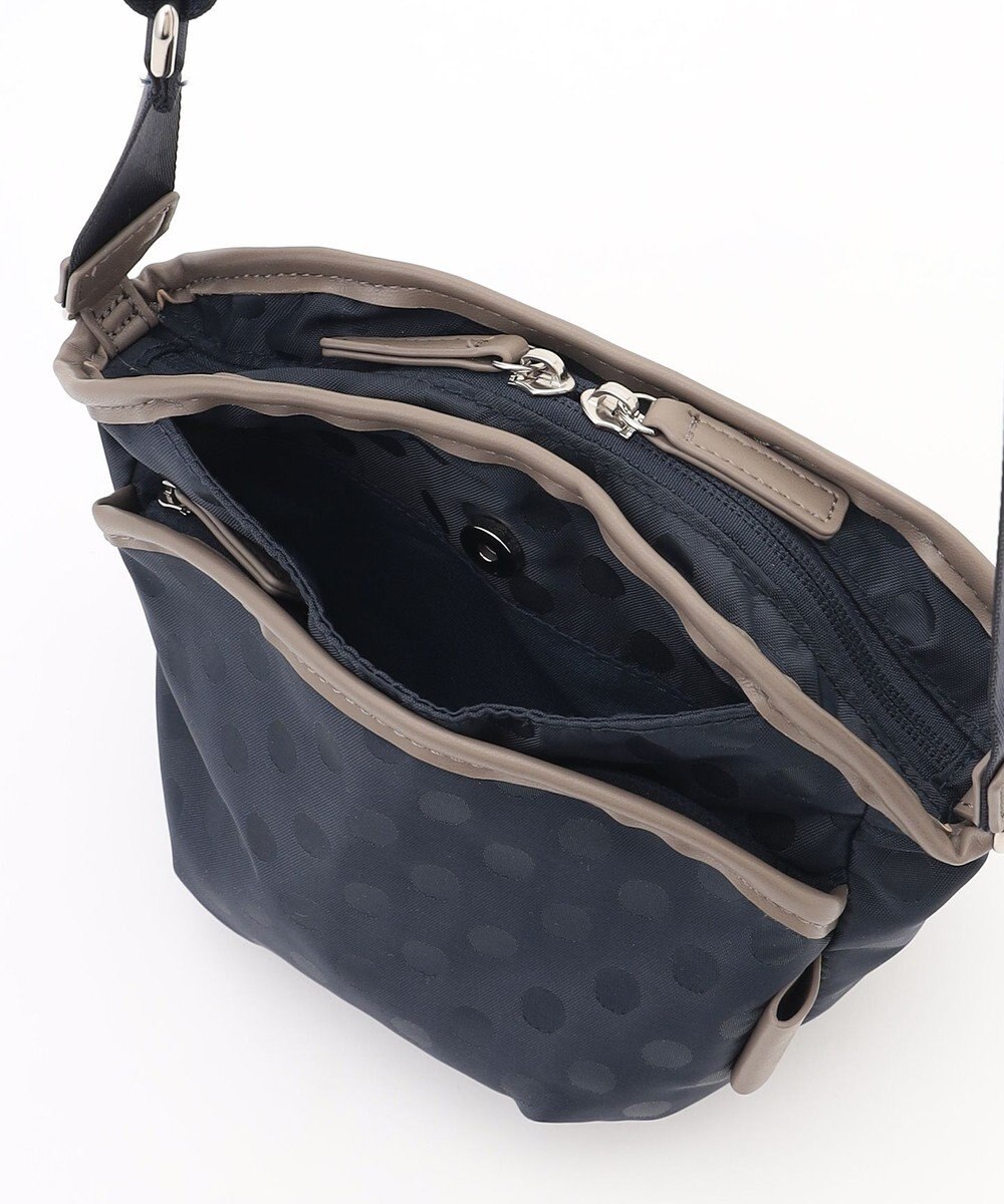 Y'SACCS ドットジャガードポシェット 