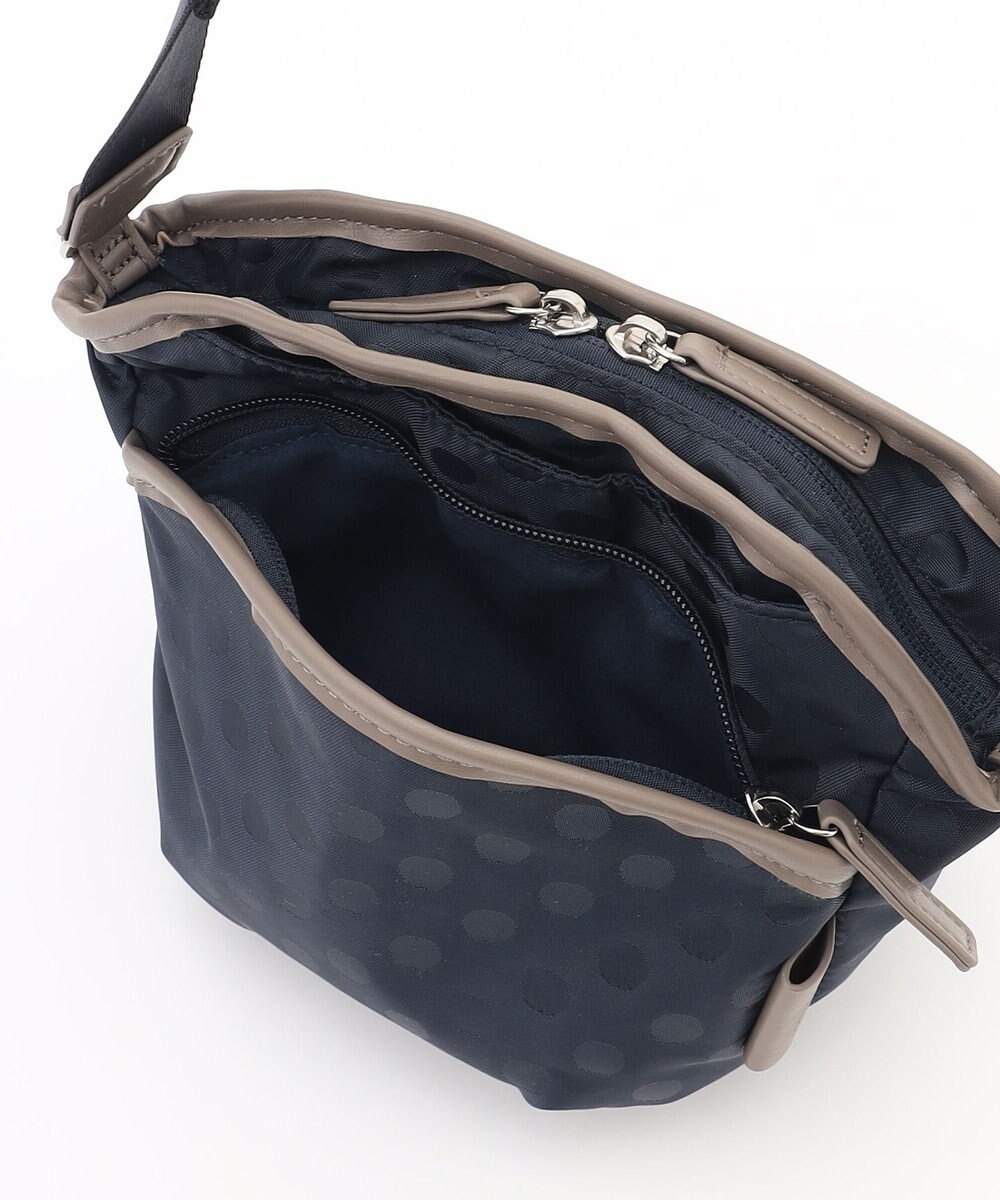 Y'SACCS ドットジャガードポシェット 