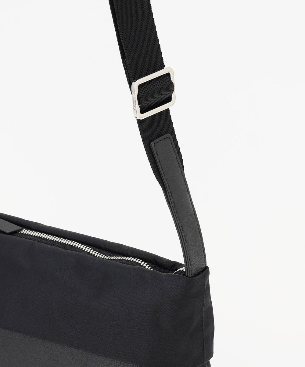 Y'SACCS リサイクルナイロン×カウレザー ラップミニショルダー 