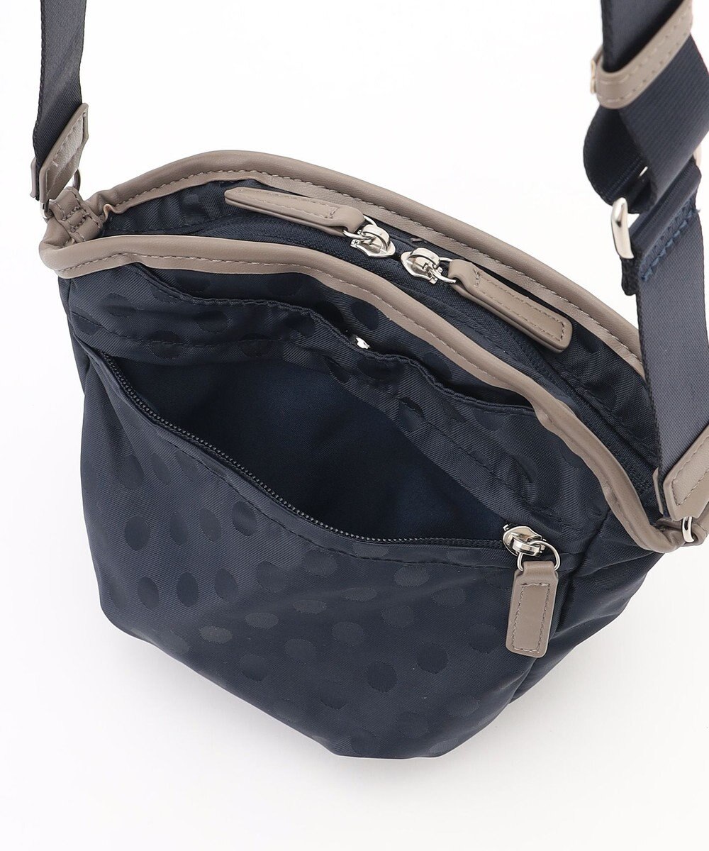 Y'SACCS ドットジャガードポシェット 