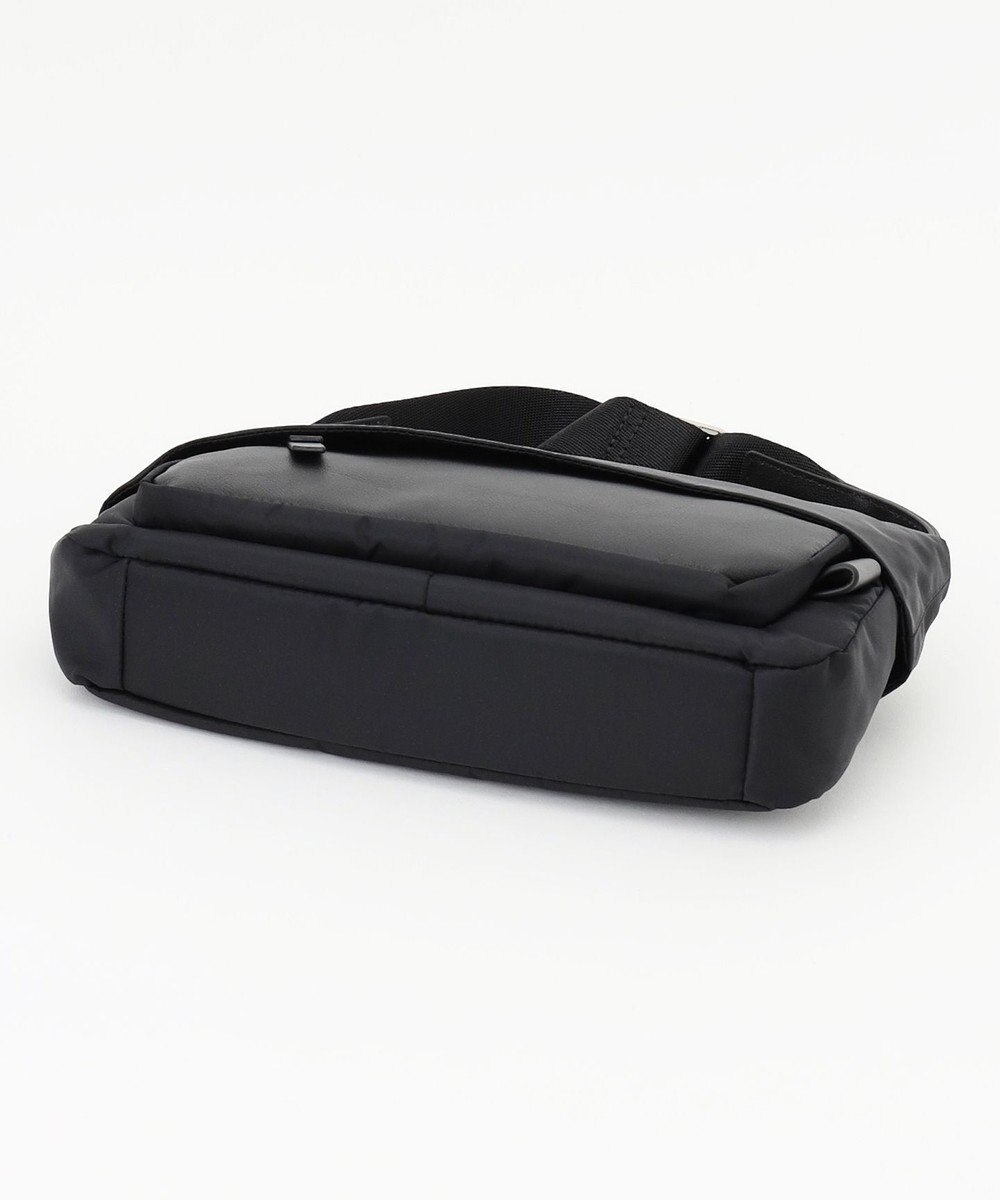 Y'SACCS リサイクルナイロン×カウレザー ラップミニショルダー 