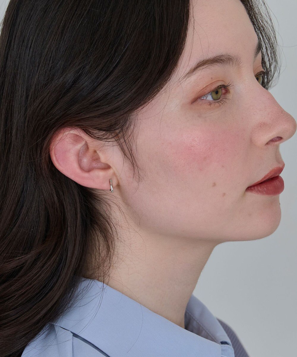 Phoebe 【金属アレルギー対応】【痛くないシリーズ】ツイストバービジューライトフィットイヤリング　シルバー 