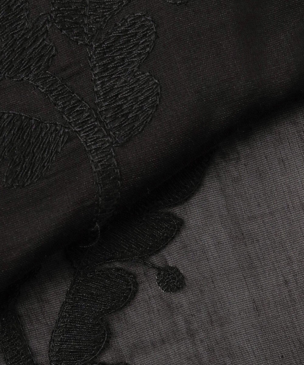 UNFILO L 【前後着用可能の2WAY仕様】ボタニカル エンブロイダリー ブラウス 