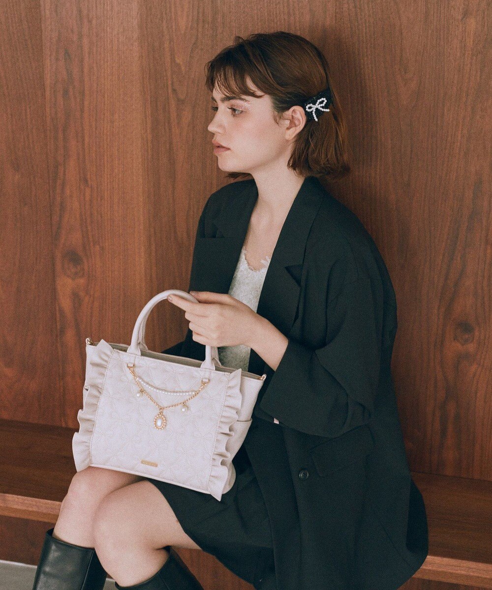 Maison de FLEUR チャーム付きリボンキルティング2Wayトート 