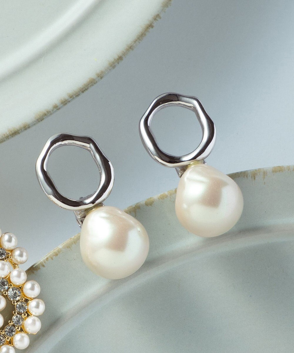 23区 【好評につき追加生産】バロック パール イヤリング 