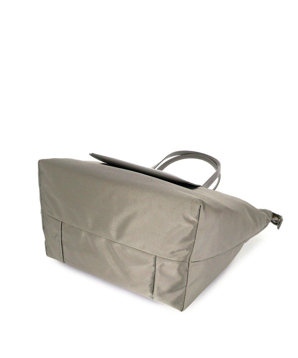 IBIZA コモド　オペラナイロン/牛革　セミショルダーバッグ 