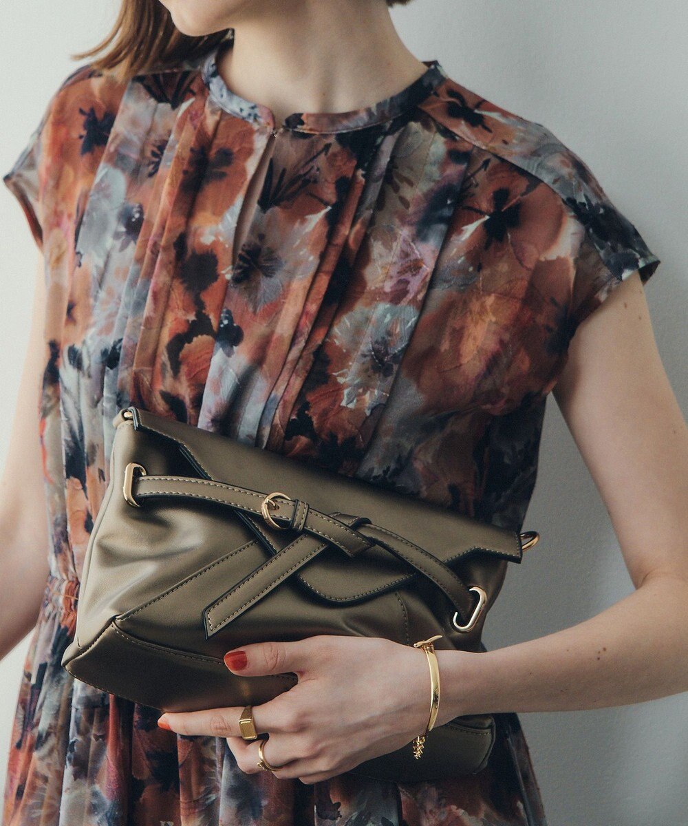 YECCA VECCA ベルトデザインチェーンバッグ 