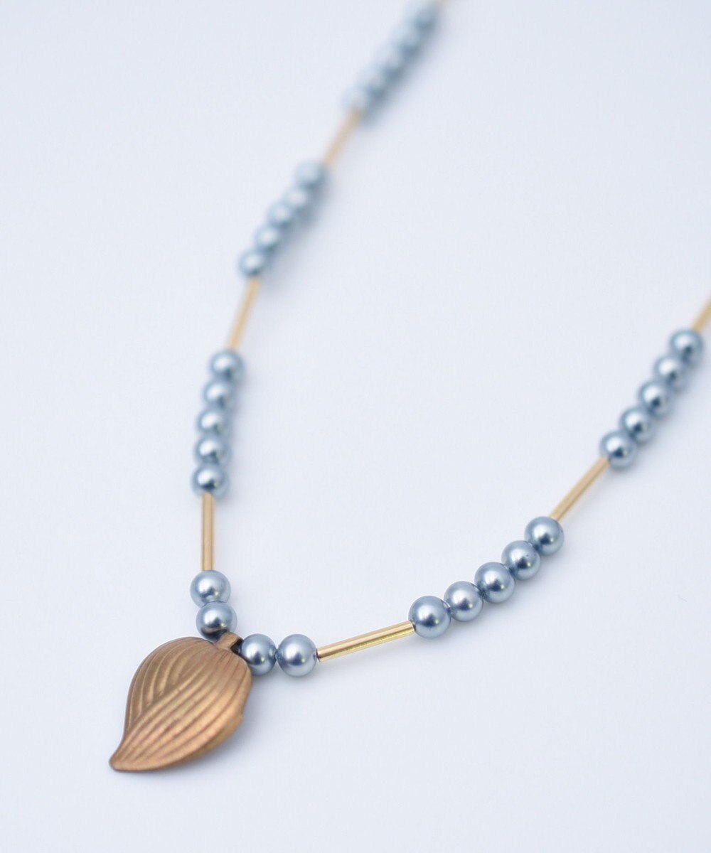 monshiro ハナミズキリーフネックレス 