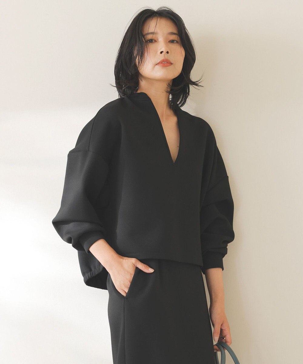 UNFILO BEAUTY FORM JERSEY キーネックプルオーバー 