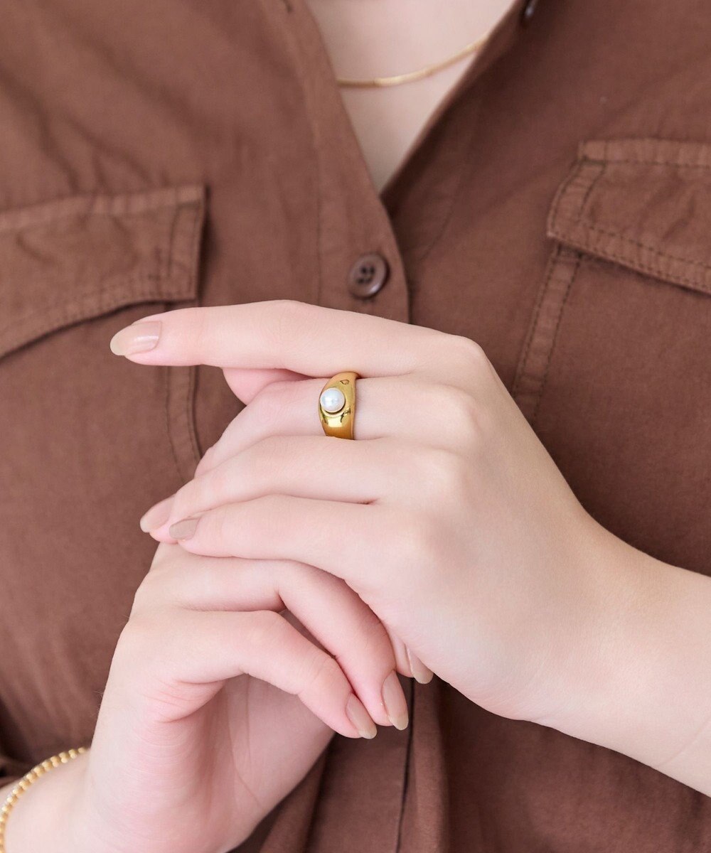 Phoebe 〈金属アレルギー対応〉アイコニックボリュームパールリング/ステンレス/大ぶり/存在感◎/主役級 