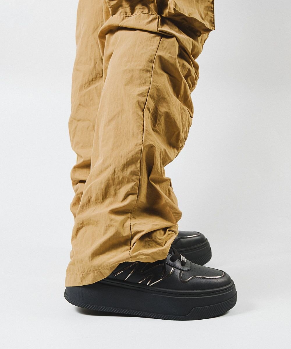 STEVE MADDEN DYNAMO メタルライン厚底スニーカー 