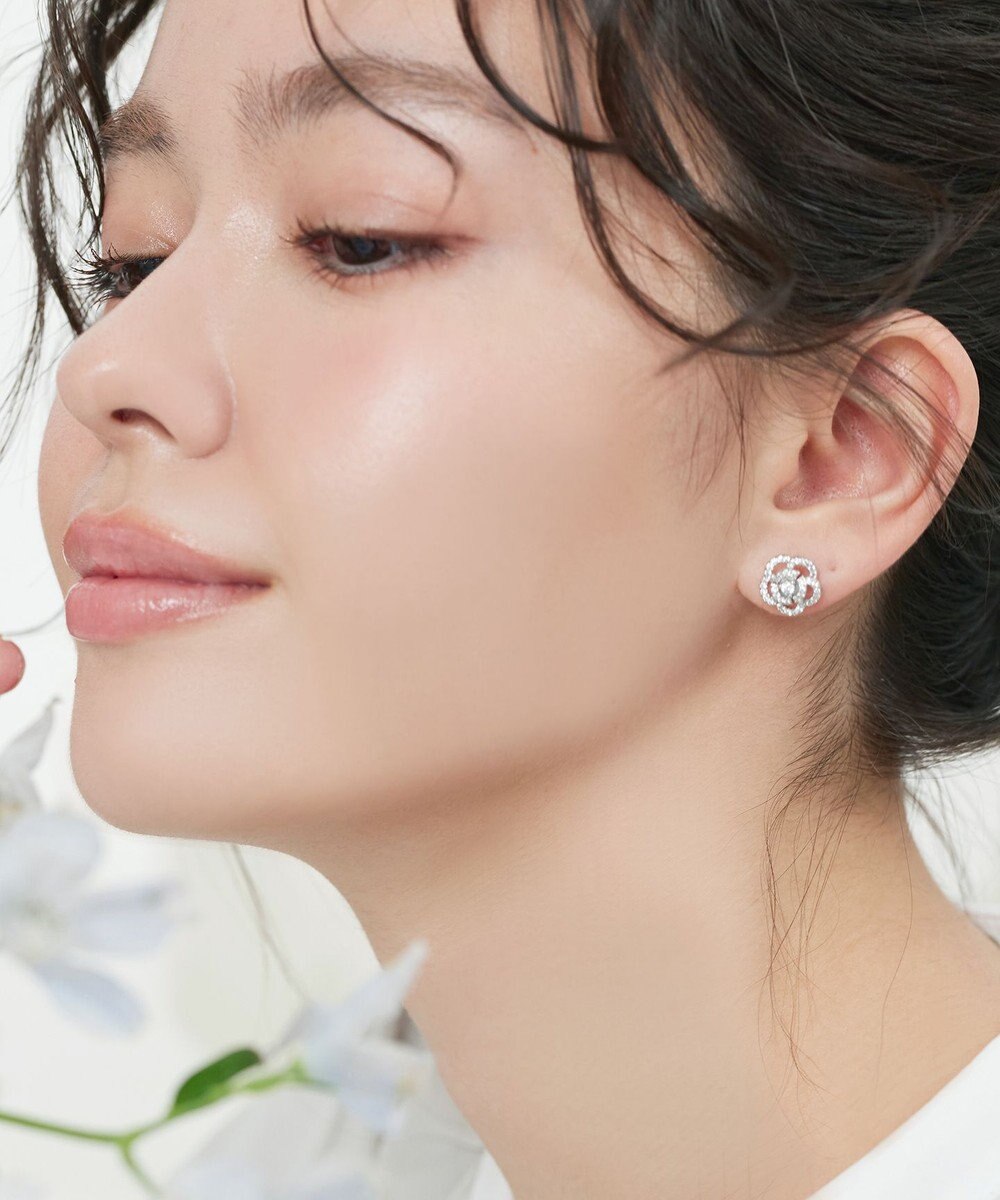 Tiaclasse 【金属アレルギー対応】カメリアモチーフピアス・イヤリング 