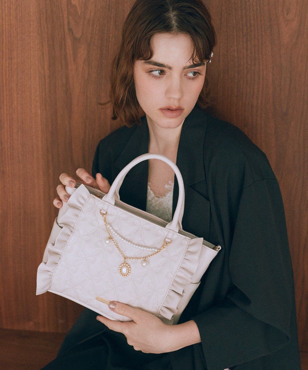 Maison de FLEUR チャーム付きリボンキルティング2Wayトート 