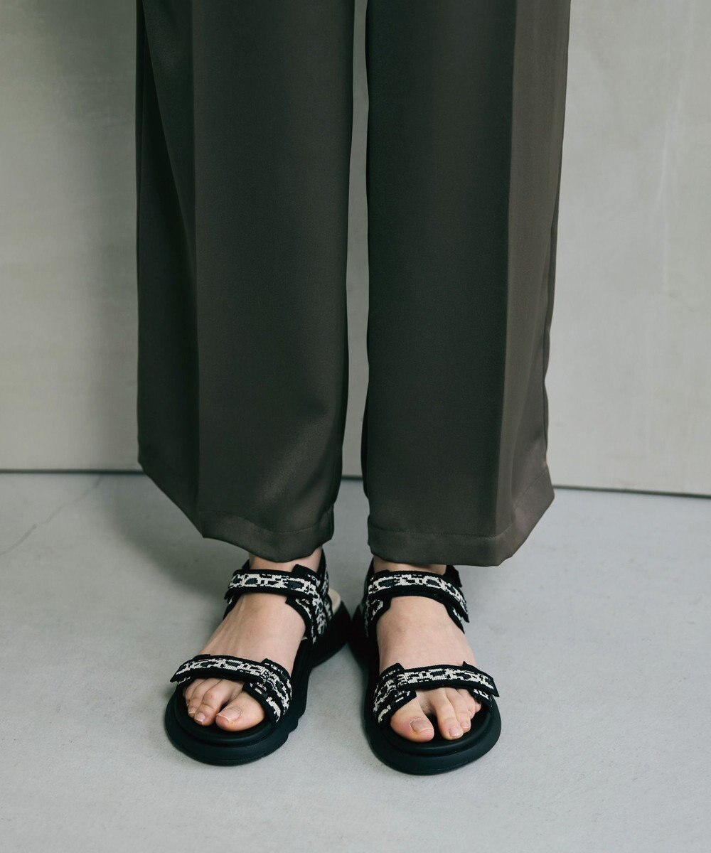 steppi ナロー ストラップ スポーツサンダル 