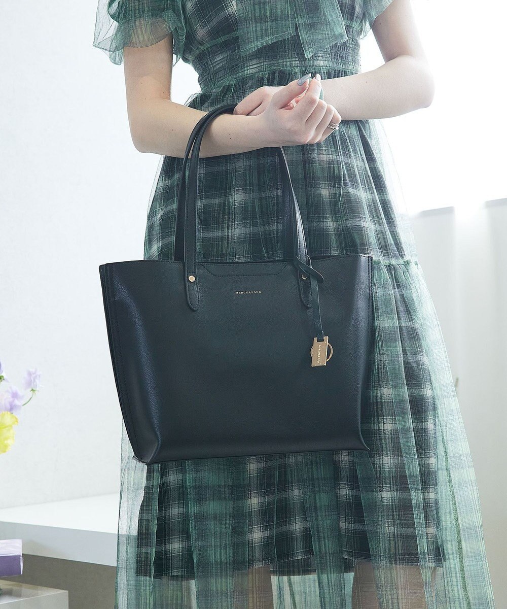 style code 【MERCURYDUO/マーキュリーデュオ】両アオリポケット サイド配色A4トートバッグ　 キーチャーム付 