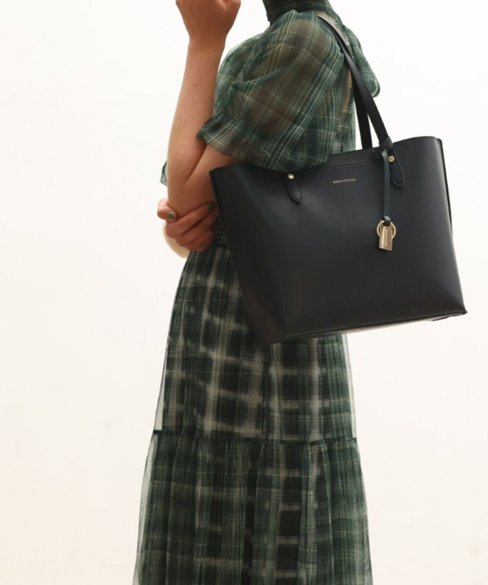 style code 【MERCURYDUO/マーキュリーデュオ】両アオリポケット サイド配色A4トートバッグ　 キーチャーム付 