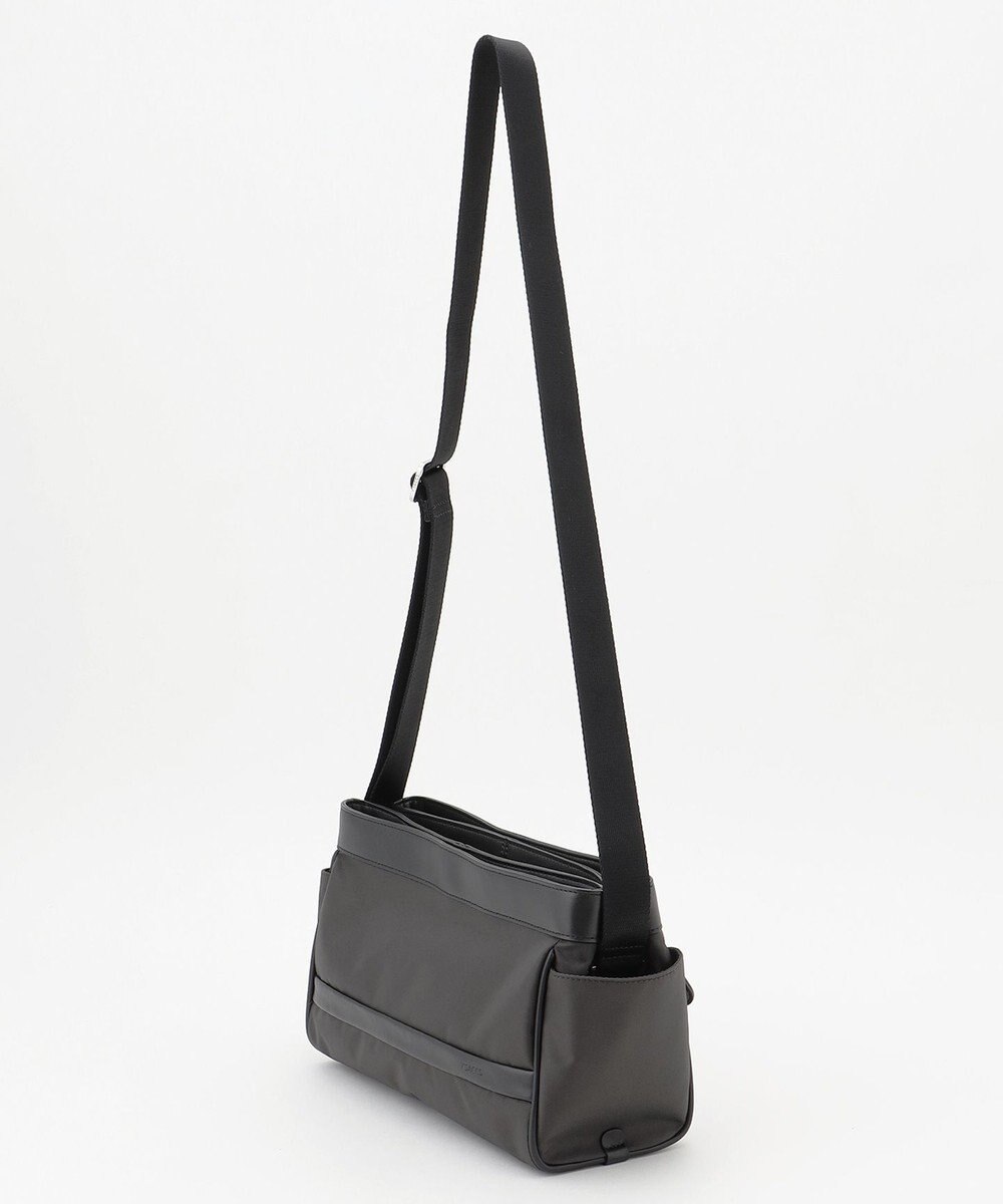 Y'SACCS トラベル ホライズンショルダー 